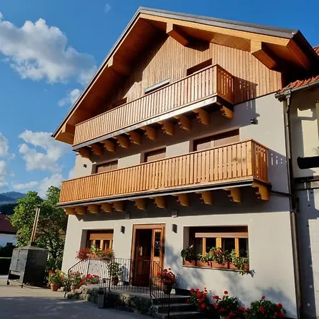 Albergue Pevc & Ob Savinji *