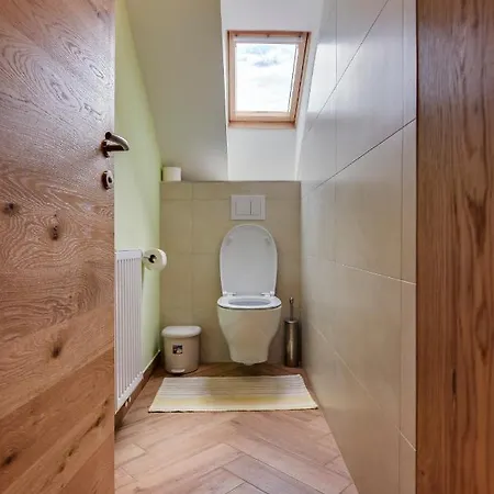 Pevc & Ob Savinji Albergue