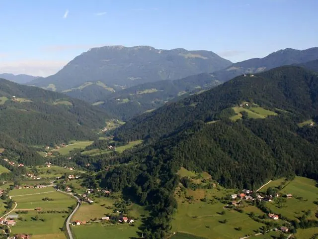 호스텔 Pevc & Ob Savinji *