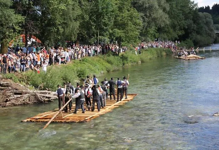 호스텔 Pevc & Ob Savinji