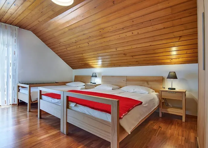 호스텔 Pevc & Ob Savinji