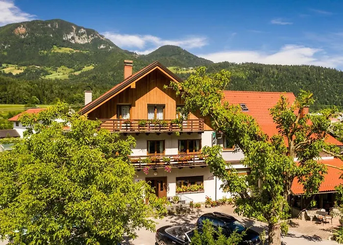 호스텔 Pevc & Ob Savinji Ljubno